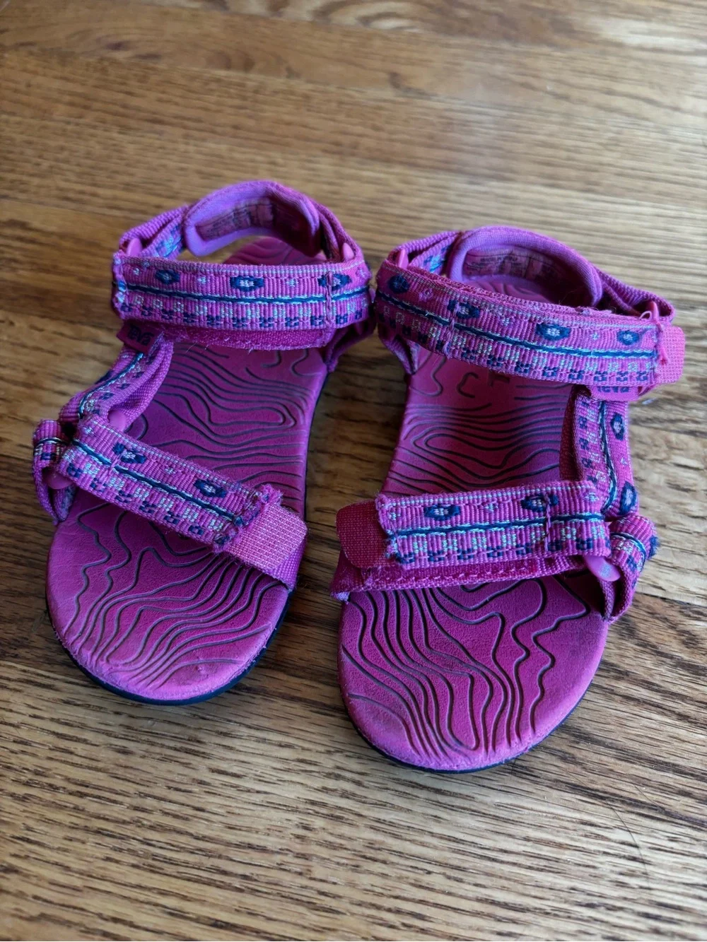 Tevas- size 6t